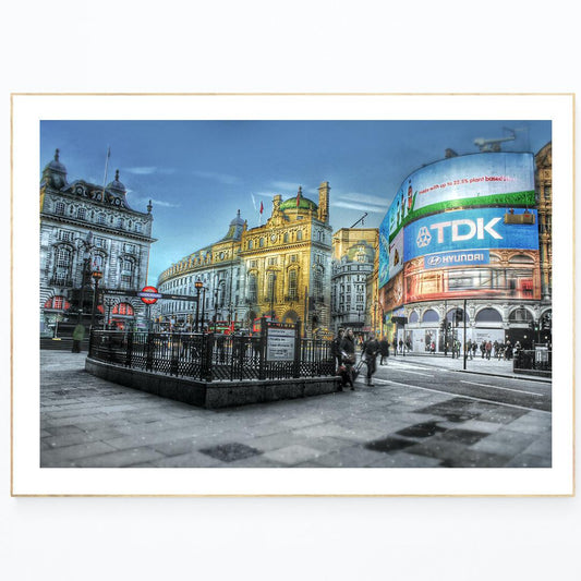 Piccadilly Circus London's West End City of Westminster Wall Art Photography This West End Wall Art Photography will bring a vibrant, colorful representation of the City of Westminster to your home. With each print's brilliant color and quality, you'll be able to display the beauty of London's Piccadilly Circus in your own space.
