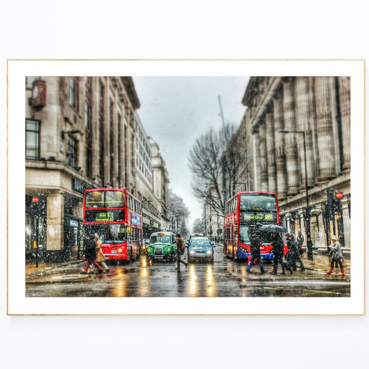 Benefits: Capture the iconic beauty of London with this outstandingly detailed wall art featuring the iconic Oxford Street Snow Red Bus. Printed on high quality paper with vibrant colour, this work of art is the perfect way to inject a touch of British history into any room. 98types