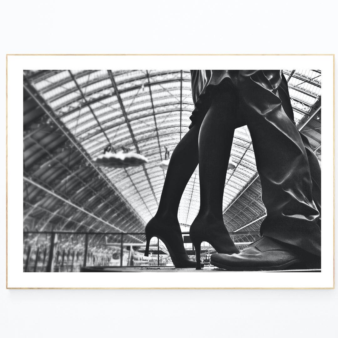 The Lovers London Poster is a perfect choice for the art collector who seeks quality and fresh images. Featuring fine art photography of London skylines and landmarks, it is a must-have addition to any home. With its vibrant colors, sharp details, and professional prints, this poster provides a stunning visual experience - perfect for adding a touch of London to any space.