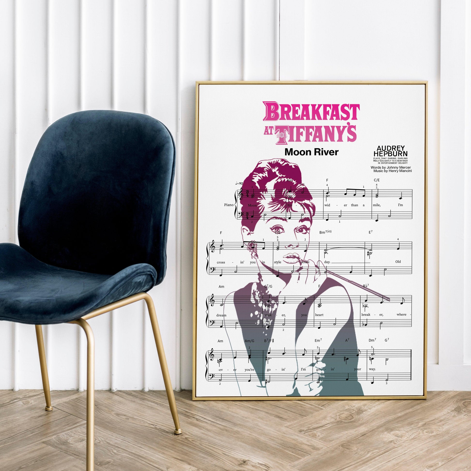 Based on the 1958 novella of the same name by Truman Capote, the 1961 American romantic comedy ‘Breakfast at Tiffany’s’ is considered a classic of twentieth-century cinema. Directed by Blake Edwards, the film is set in New York and follows eccentric socialite Holly Golightly (played by Audrey Hepburn)